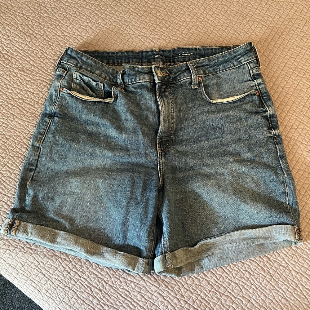 Old Navy High Rise Straight Shorts